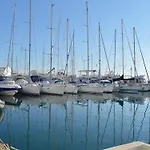 Appartement 2 Pieces A Frejus, Proche Commerces, Thalasso, Animaux Admis - Fr-1-226A-120