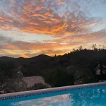 Appartement Avec Vue Sur Chateau Et Piscine Privee