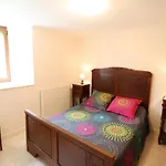 Gite Chaleureux Avec Jardin, Proche De Salers, Activites Nature Et Sports D'Hiver, Wi-Fi Inclus - Fr-1-742-372