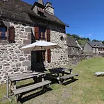Maison De Caractere Renovee, Au Calme, Proche Salers, Avec Jardin Et Activites De Plein-Air - Fr-1-742-441