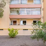 Joli T2 Tres Proche De La Plage De Frejus