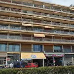 Appartement Spacieux Avec Terrasse Face Mer A Menton, Proche Plages Et Centre-Ville - Fr-1-196-327