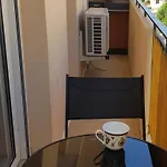 Appartement Climatise Avec Balcon En Plein Centre De Menton, Proche Mer Et Commerces - Fr-1-196-305