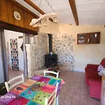 Cabanon Autonome Au Milieu Des Oliviers-T2 A Fontvieille