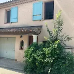 Chambre Privee Avec Salle D'Eau Et Terrasse Au Calme