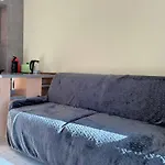 Studio Cabine 4 Pers Avec Terrasse, Clim Et Parking Au Lavandou - Fr-1-251-431