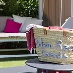 Hotel Eden Cassis - Centre-Ville- Piscine Chauffee, Jacuzzi Et Sauna - Parking Prive