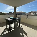 Charmant T2 Avec Piscine