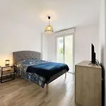 Confort Et Calme A Cavalaire : T2 Climatise Avec Wi-Fi, Balcon Et Double Garage, Proche Centre-Ville - Fr-1-226B-186