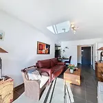 Pon2 - 2 Pieces Avec Piscine Et Terrasse