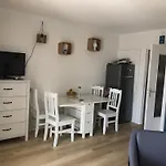 Joli Appartement Avec Jardin Dans Residence Avec Piscines