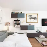 Spacieux Appartement - Parking - Piscine - Bv