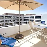 L17 Arenas Suite 3 Balconies 5Mins To The Sea