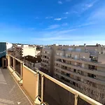 Juan Les Pins Centre Ville - 4 Personnes - Dernier Etage