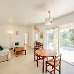 Grand T2 Clim & Wifi En Rez De Villa Proche Mer