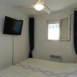 Appartement T2 Avec Coin Nuit, Piscine, Parking Securise, Proche Plage - Le Lavandou - Fr-1-251-743