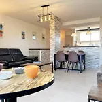 Appartement 3 Pieces Refait A Neuf Avec Parking, 4 Couchages, Proche Plage Et Commerces - Le Lavandou - Fr-1-251-584