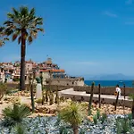 Antibes, Tout A Vos Pieds