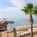 California Studio-Parking-Wifi-Confort- Jardin Commun Avec Splendide Vue Mer-Capitalchic Services Cannes