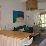 Gaspro58 - Golfe De St-Tropez - Chalet Californien Dans Un Domaine Arbore