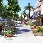 Appartement 2 Pieces Cabine Avec Piscine, Tennis, Proche Plage Et Marche - 4 Couchages, Le Lavandou - Fr-1-251-802