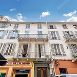 City Center, Chic Studio For 2-4, Balcony, Ac