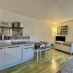 Studio Cabine Avec Piscine, Parking Privatif, Loggia Et Acces Plage A Pied - Sainte-Maxime - Fr-1-226-534
