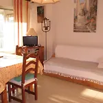 Appartement 2 Pieces Climatise, Calme, Proche Centre-Ville Et Plage, Avec Balcon - Sainte-Maxime - Fr-1-780-78