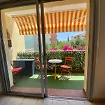 Chez Virginie : Appartement Lumineux Au Calme.