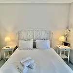 Modern One Room Apartment Near Mc