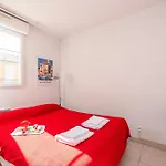 Royal Sunny Apt 200M From Beach - Happy Rentals