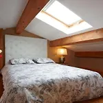 Studio Dans Villa Avec Piscine