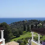 The Elegant Cap Esterel