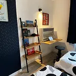 Un Appartement Contemporain En Centre-Ville