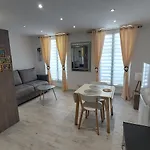 Studio Lumineux Avec Parking Proche Monaco, Nice, Plage Et Gare