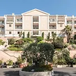 All Comforts - Pool - Sea View