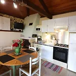 Charmante Maison De Caractere, Entre Cantal Et Lot, 4 Pers, Terrasse Couverte, Cheminee, Animaux Ok - Fr-1-742-382