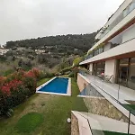 Villa Vista Palace, Bnbrickeys