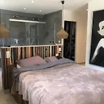 Charmant Appartement Avec Jardin A 10 Mn Du Palais