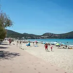 Appartement La Fregate Avec Terrasse A 100M De La Plage