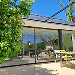 Villa Climatisee, Avec 3 Chambres , Piscine, Et Terrain Arbore