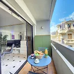 Nestor&Jeeves - Pop Art - Central - Balcony