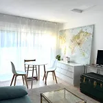 Appartement Dans Villa, Parking, Acces Piscine