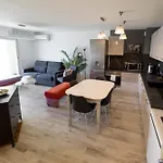 Les Pins Appartement Avec Terrasse
