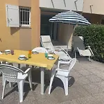 T2 En Rez De Jardin Avec Piscine