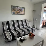 Joli Studio Tres Clair A Proximite Mer Pour 3 Personnes