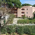 Magnifique 2 Pieces Piscine Parking Plage A Pied Tennis