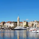 Apartment Les Terrasses D'Azur-2 By Interhome