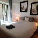 Beautiful Old Town Flat, Near The Beach