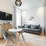 Cozy 1 Bdr Downtown